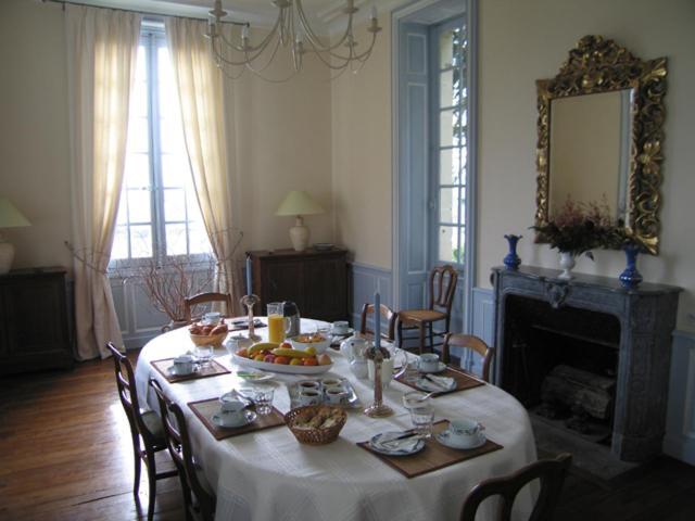 Chambres d'Hôtes Le Château de la Plante Thuré Exterior foto